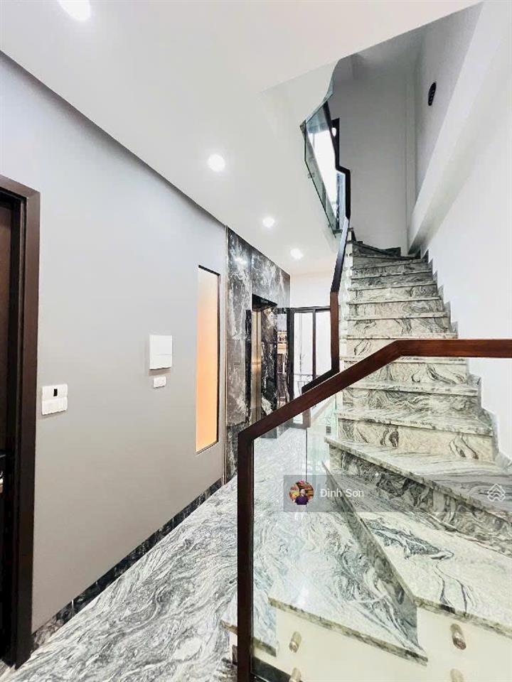 Bán gấp[giảm 1 tỷ]hồng tiến 65m13.88 tỷ7 tầng oto thang máy