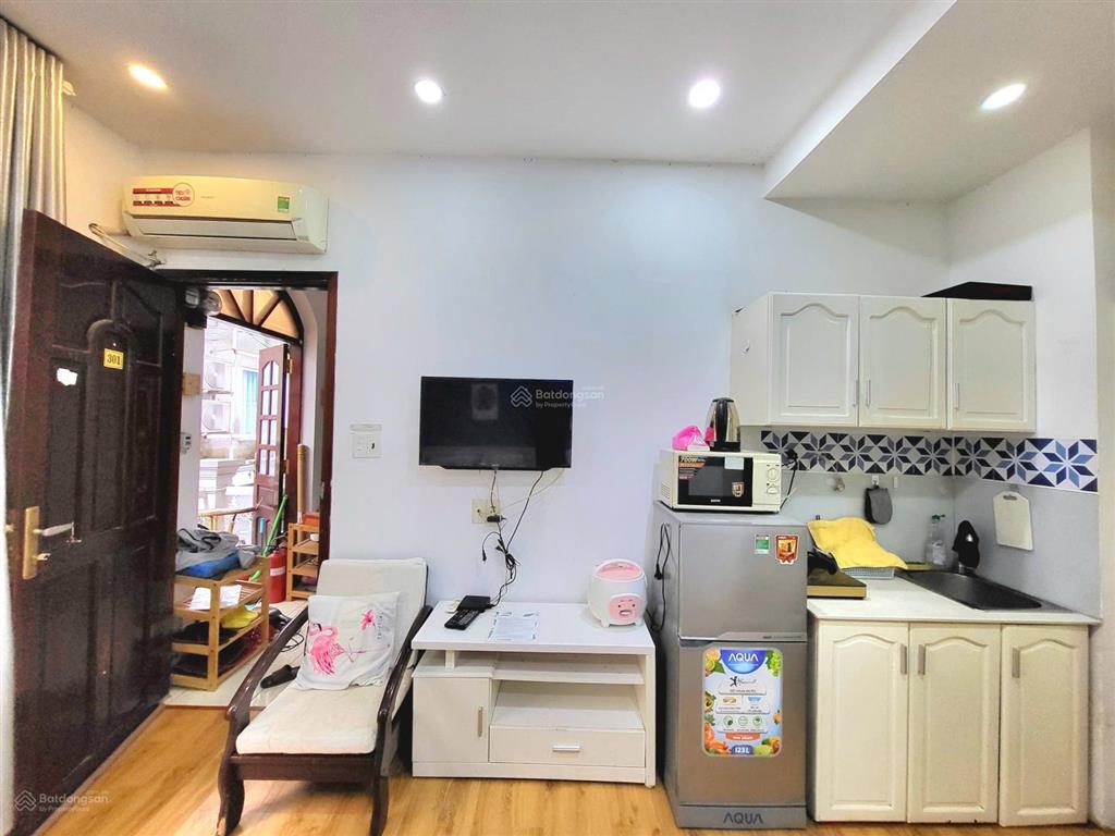 Phòng cho thuê ngay cầu ba son gần đường lê thánh tôn q1 giá rẻ