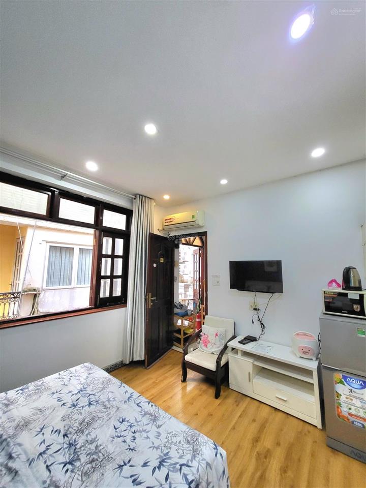 Phòng cho thuê ngay cầu ba son gần đường lê thánh tôn q1 giá rẻ