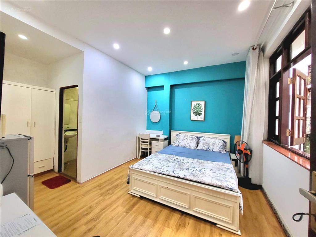 Phòng cho thuê ngay cầu ba son gần đường lê thánh tôn q1 giá rẻ