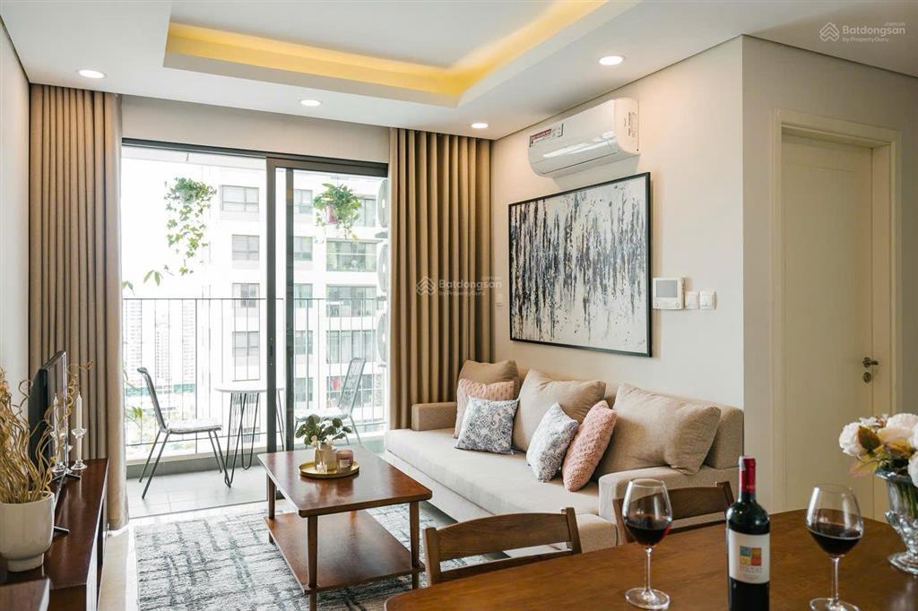 Hot bán căn 2 ngủ view hồ điều hòa đẹp nhất vinhomes d'capitale 75m2 full nội thất xịn