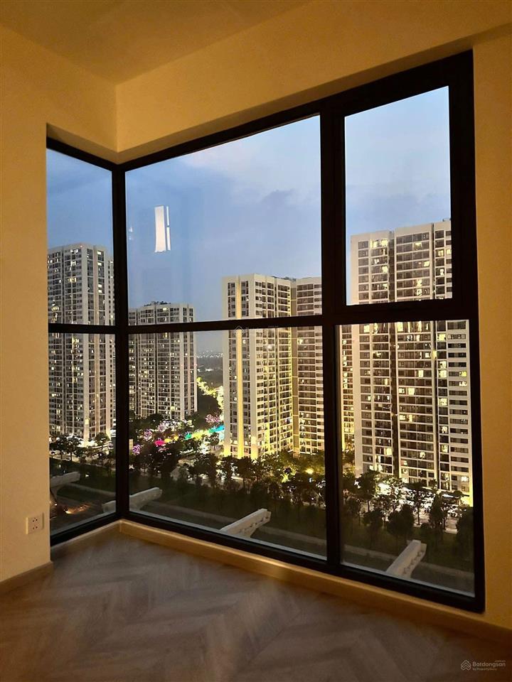 3pn hướng đông nam, tháp b  lumiere boulevard nhà mới có sổ 8,35 tỷ all in, view công viên