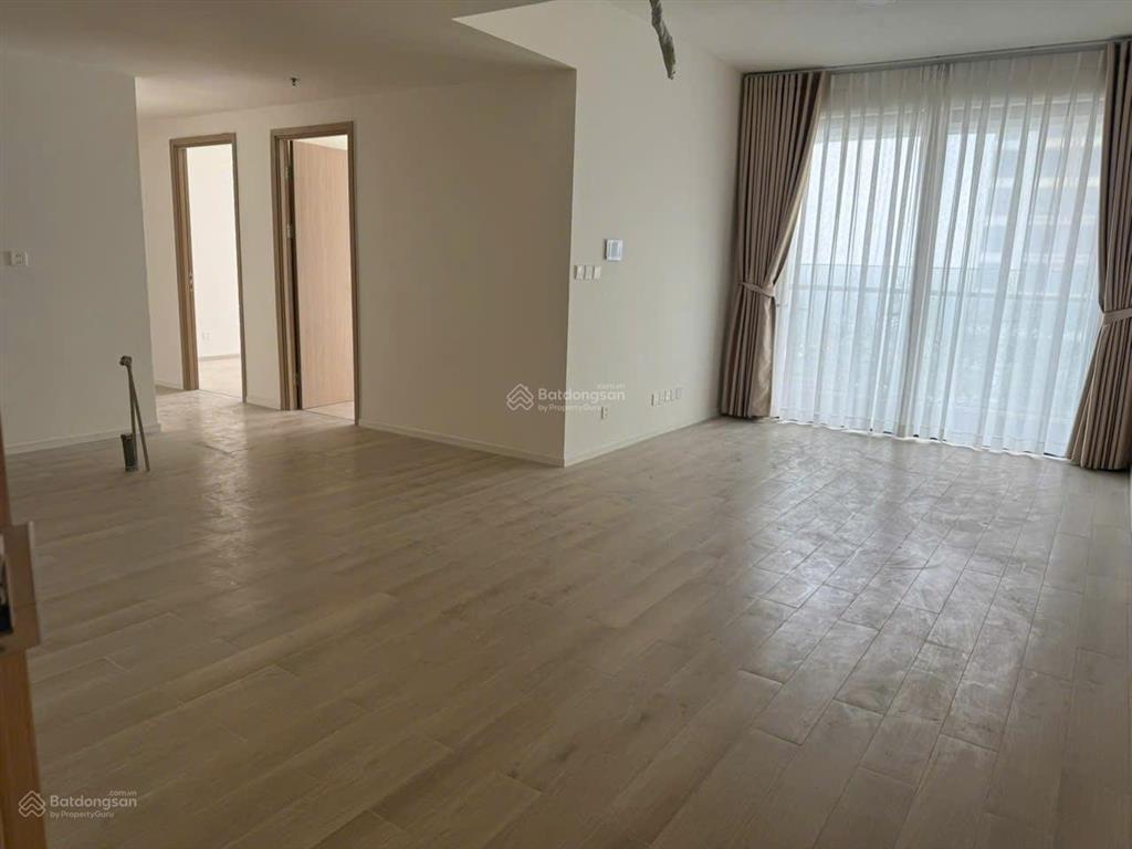 Còn 1 căn 3pn, góc tòa a chỉ 6,34 tỷ 97.4m2  view sân thể thao lumiere boulevard  hướng đông bắc