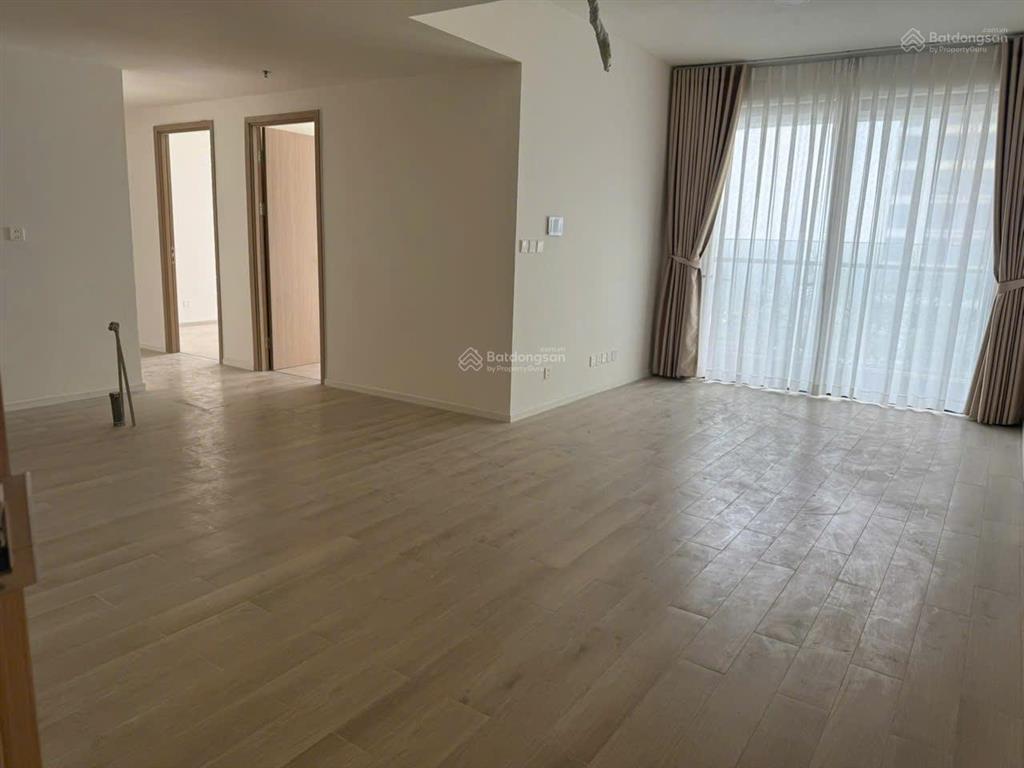 Còn 1 căn 3pn, góc tòa a chỉ 6,34 tỷ 97.4m2  view sân thể thao lumiere boulevard  hướng đông bắc