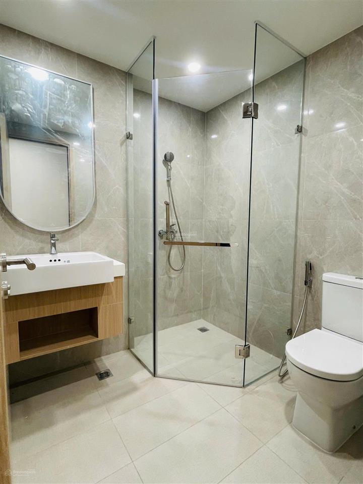 Tháp b  tầng trung view công viên 36ha  căn 2pn  giá 5,4 tỷ all in  lumiere boulevard, nhà mới