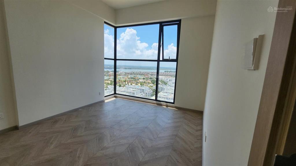 Tháp b  tầng trung view công viên 36ha  căn 2pn  giá 5,4 tỷ all in  lumiere boulevard, nhà mới