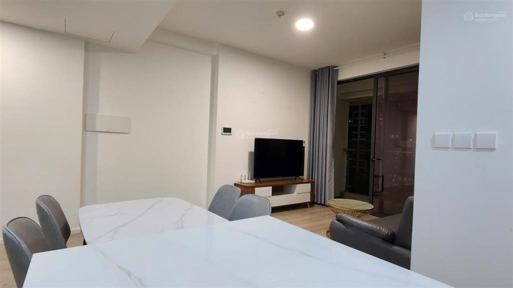 Cho thuê căn góc 2pn  full cao cấp tại lumiere boulevard  giá 12tr/tháng, miễn phí quản lý