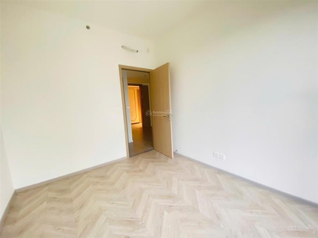 Căn góc view hồ bơi  2pn, tòa c  lumiere boulevard  giá chỉ 4,55 tỷ all in nhà mới