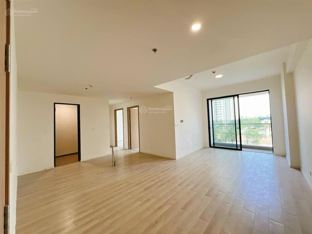 Tòa e  tầng cao còn 1 căn 3pn góc  chỉ 6,54 tỷ 97,47m2  tầng trung view thoáng lumiere boulevard