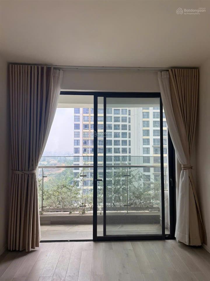 Tầng cao 3pn lumiere boulevard, chỉ 7,3 tỷ bao hết, hướng đông bắc  tòa a  view thoáng