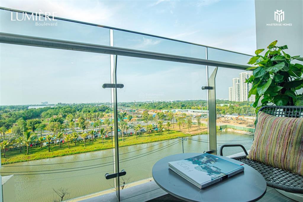Tầng cao 3pn lumiere boulevard, chỉ 7,3 tỷ bao hết, hướng đông bắc  tòa a  view thoáng