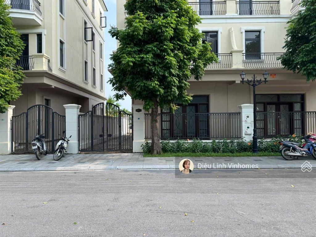 Chính chủ cần bán biệt thự view sông đd8 180m2 giá 30 tỷ