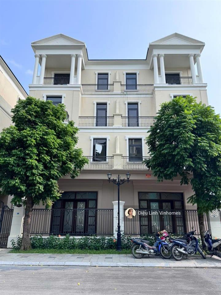 Chính chủ cần bán biệt thự view sông đd8 180m2 giá 30 tỷ