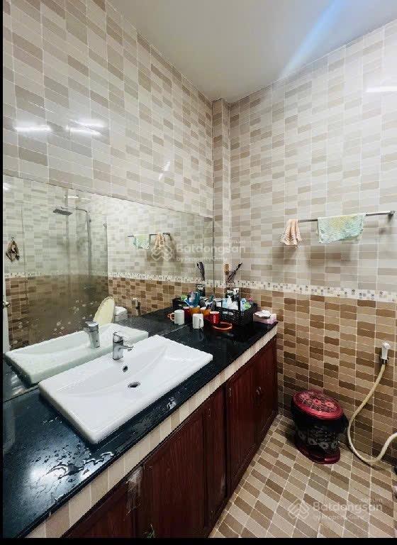 Bán nhà nở hậu 80m2 tại âu cơ giá chỉ hơn 6 tỷ