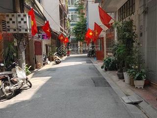 Bán nhà xuân la 43m, 3 tầng, mt 4m giá 17,5 tỷ. vị trí đắc địa, ô tô đỗ cửa, khu dân trí cao.