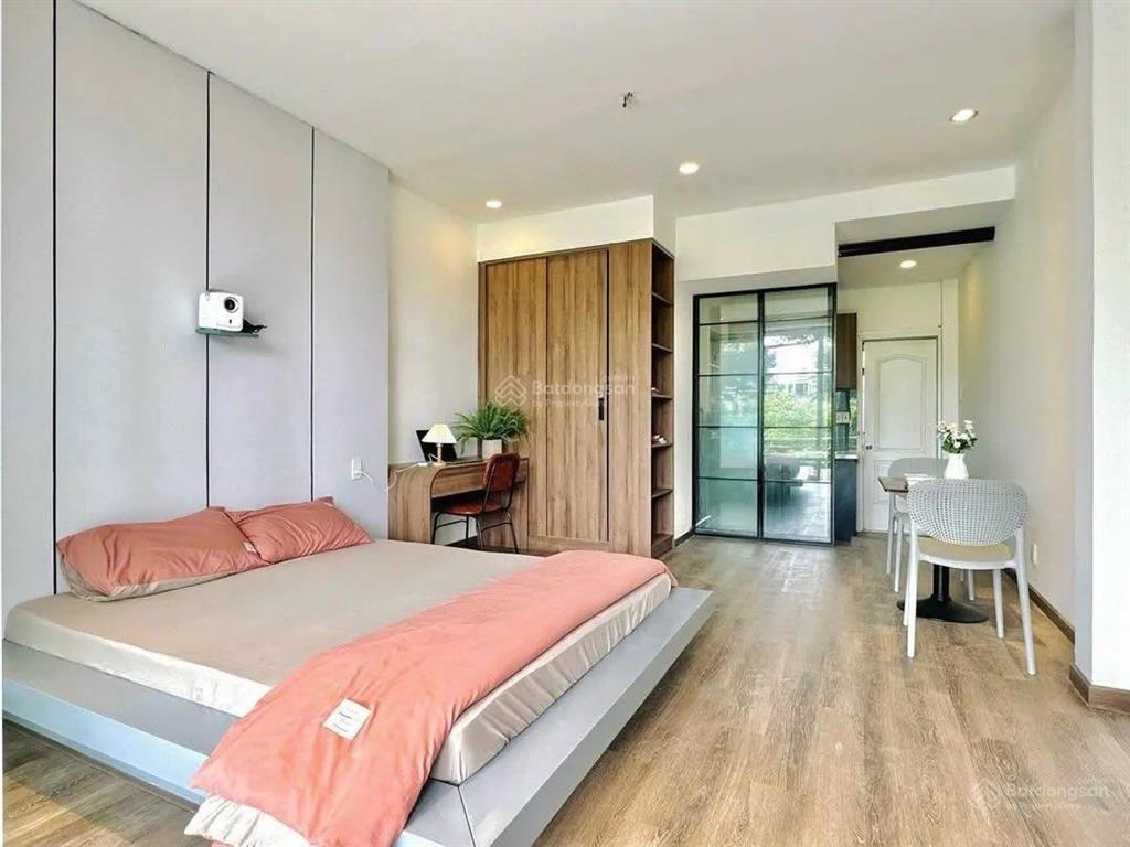 (cực phẩm) căn hộ có ban công lớn siêu thoáng mát gần trung tâm