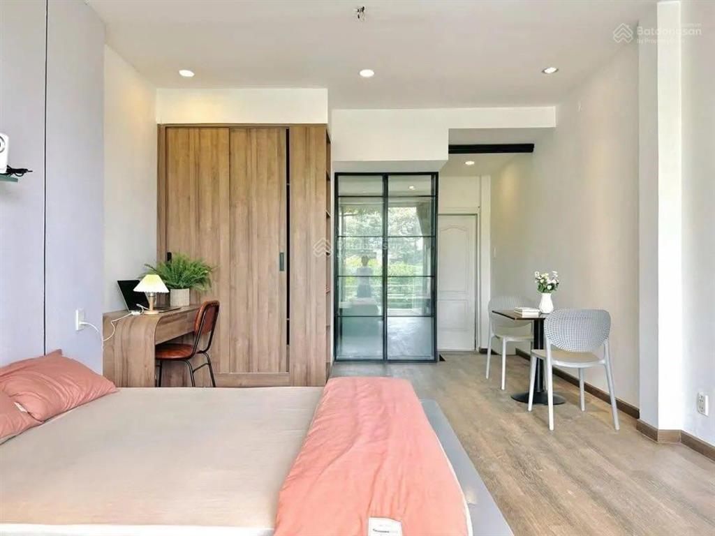 (cực phẩm) căn hộ có ban công lớn siêu thoáng mát gần trung tâm