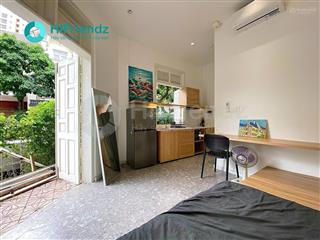 Q2 studio thiết kế tối giản bancol thoáng nhiều cây xanh ánh sáng