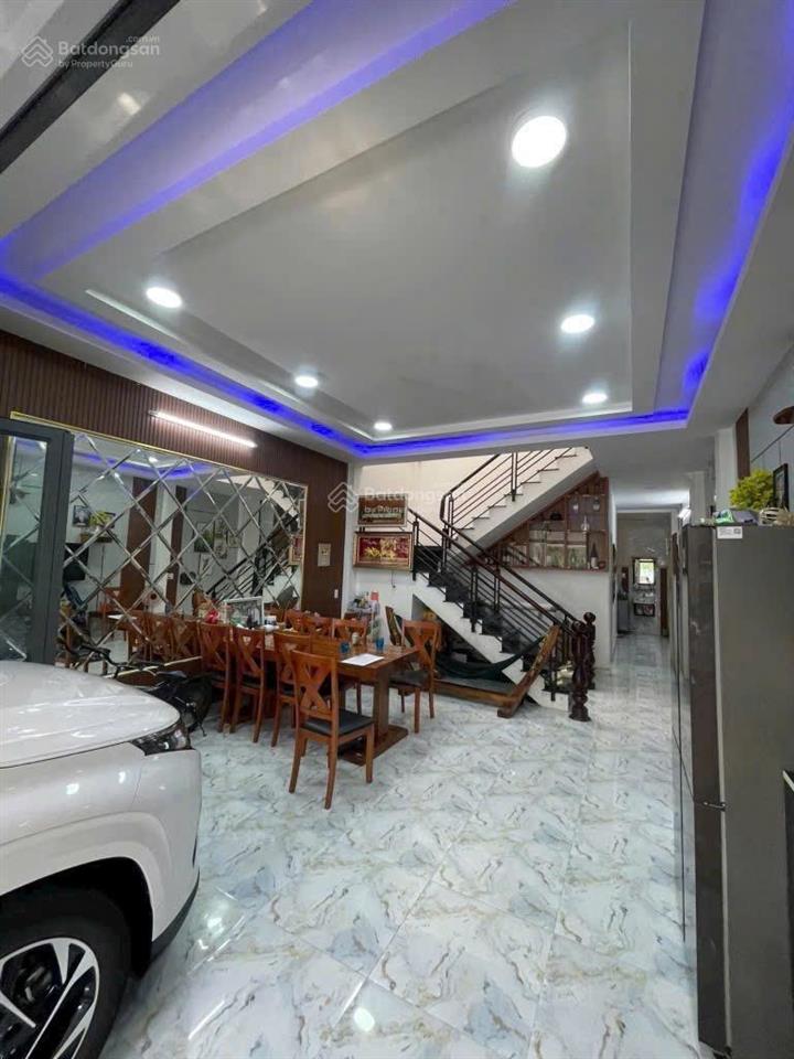 Bán nhà 90m2 giá nhỉnh 8 tỷ ngay trung tâm phước kiển nhà bè