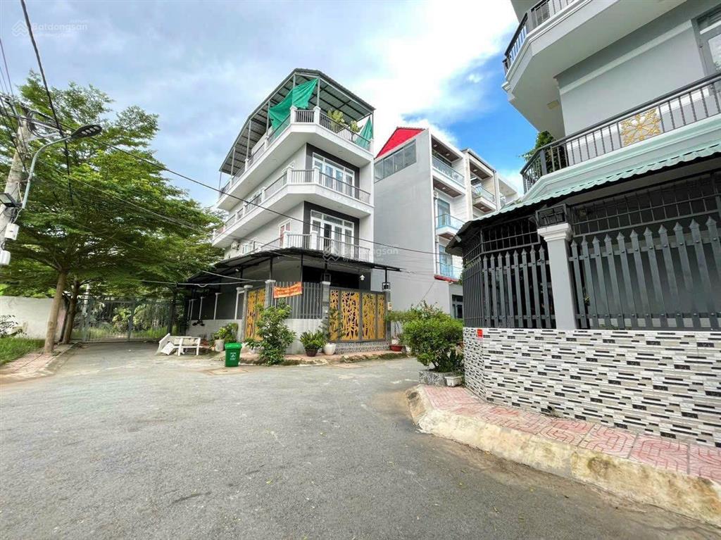 Bán 80m2 đất hẻm oto lê văn lương nhà bè