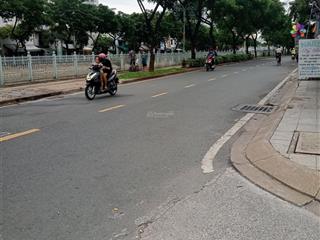 Bán nhà, 2 tầng, cách 1 căn mặt tiền đường lò gốm, quận 6, ngay bình tiên, 5,2x6 giá chỉ 2 tỷ hơn