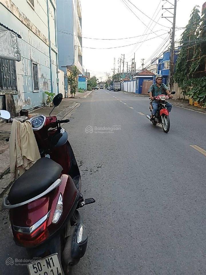 Hàng thơm, nhà 2tầng, mặt tiền đường nhựa 10m trần đại nghĩa ngay vòng xoay an lạc, 10x32 vuông vức