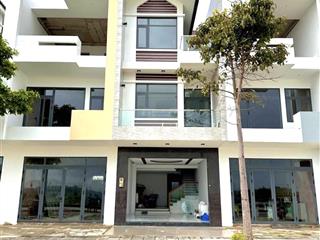 Cần bán nhà 3 tầng, 253m2 mặt tiền kinh doanh ql1a  kdc phong nhị  cách tttp đà nẵng 15 phút