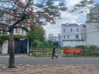 Cần bán nền đất mt đường 7b khu biệt thự khu ao sen. tên lửa, gần trung tâm eon.