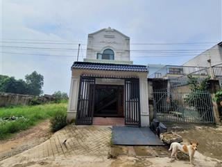 Bán nhà mt đường ống nước có phòng ngủ dưới, p.tân bình, tp.dĩ an