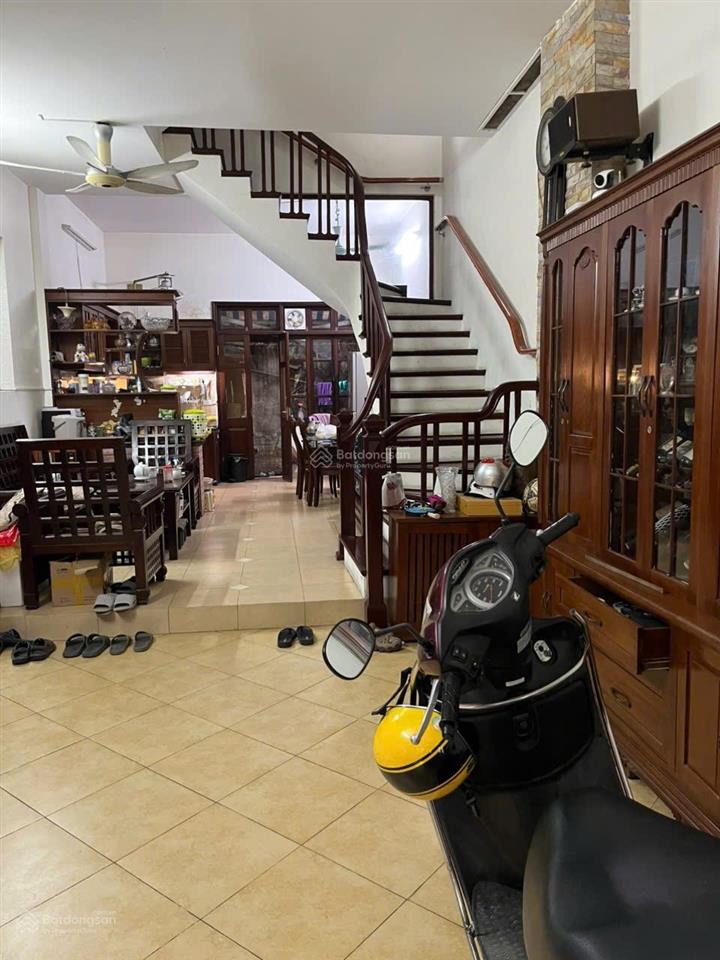 Bán nhà phân lô ô tô tránh vỉa hè rộng thông ra võ chí công