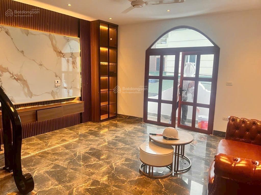 Một góc bình yên ở việt hưng nhà 72m, 5 tầng,thang máy,ngõ ô tô thông ,không gian sống dịu êm