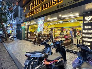 Cho thuê nhà mặt phố nhà chung  hoàn kiếm. dt 100m2 x 4tầng. mặt tiền 5m. riêng biệt. vỉa hè rộng