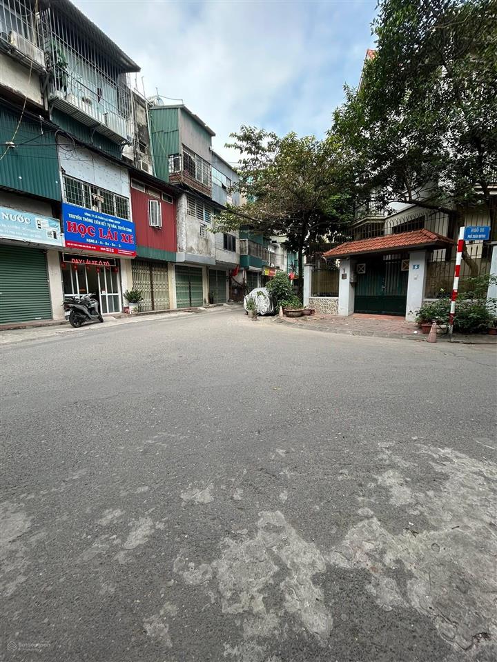 Bán tòa nhà 8 tầng mặt ngõ ô tô tránh, thông khắp nơi tại trung kính cầu giấy 78 m  mt 7.2 m