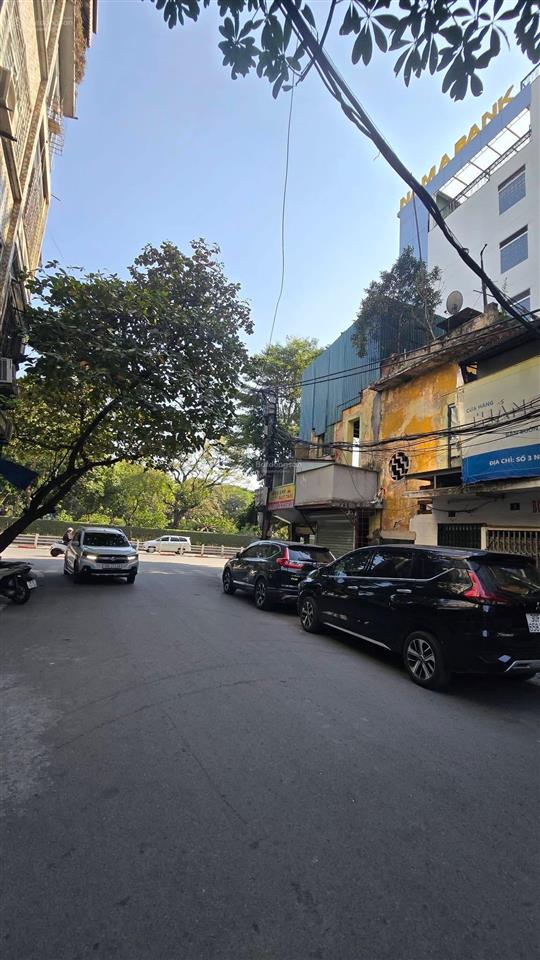 Bán đất tặng nhà mặt phố tôn đức thắng lô góc 2 mặt phố dt 127m, mt 20m