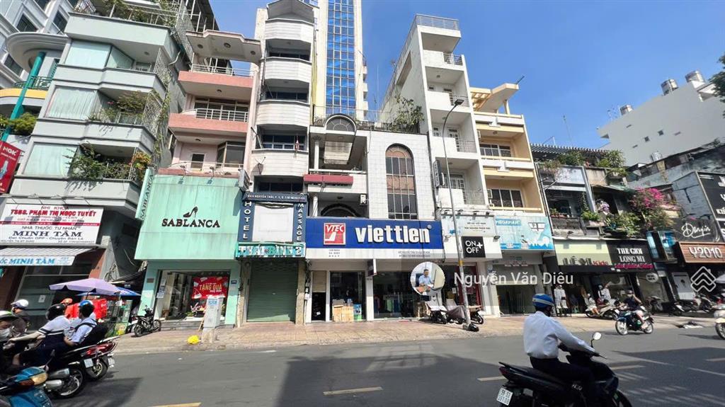 Siêu vị trí! bán nhà mặt tiền đường nguyễn trãi quận 5  (dt 7.5x20m)  hđt 250tr/th  giá 49 tỷ