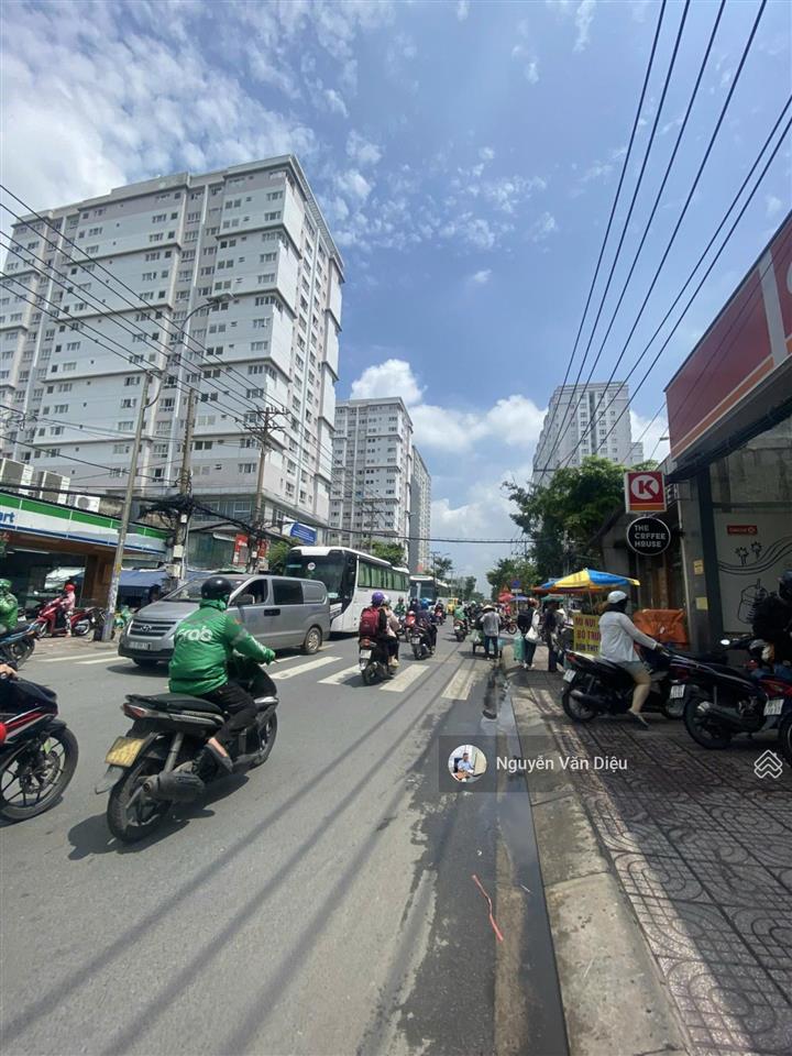 Rẻ nhất bình thạnh  mặt tiền nguyễn xí phường 26  chỉ nhỉnh 100tr/m2xây 2 hầm 10 tầng920m2 đất