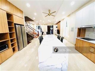 Cho thuê biệt thự view sông hướng đông nam mát mẻ tại vinhomes riverside