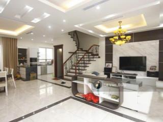 Cho thuê biệt thự song lập 155m2 3 tầng, đầy đủ phòng khách, bếp, sân vườn