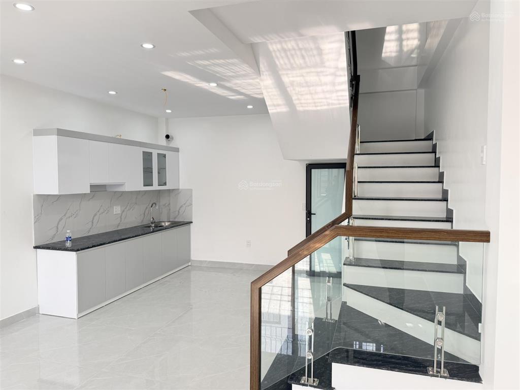 Mr. tuấn nhà 3 tầng độc lập tại xích thổ, hồng thái diện tích 50.4m2 giá chỉ 1,9 tỷ