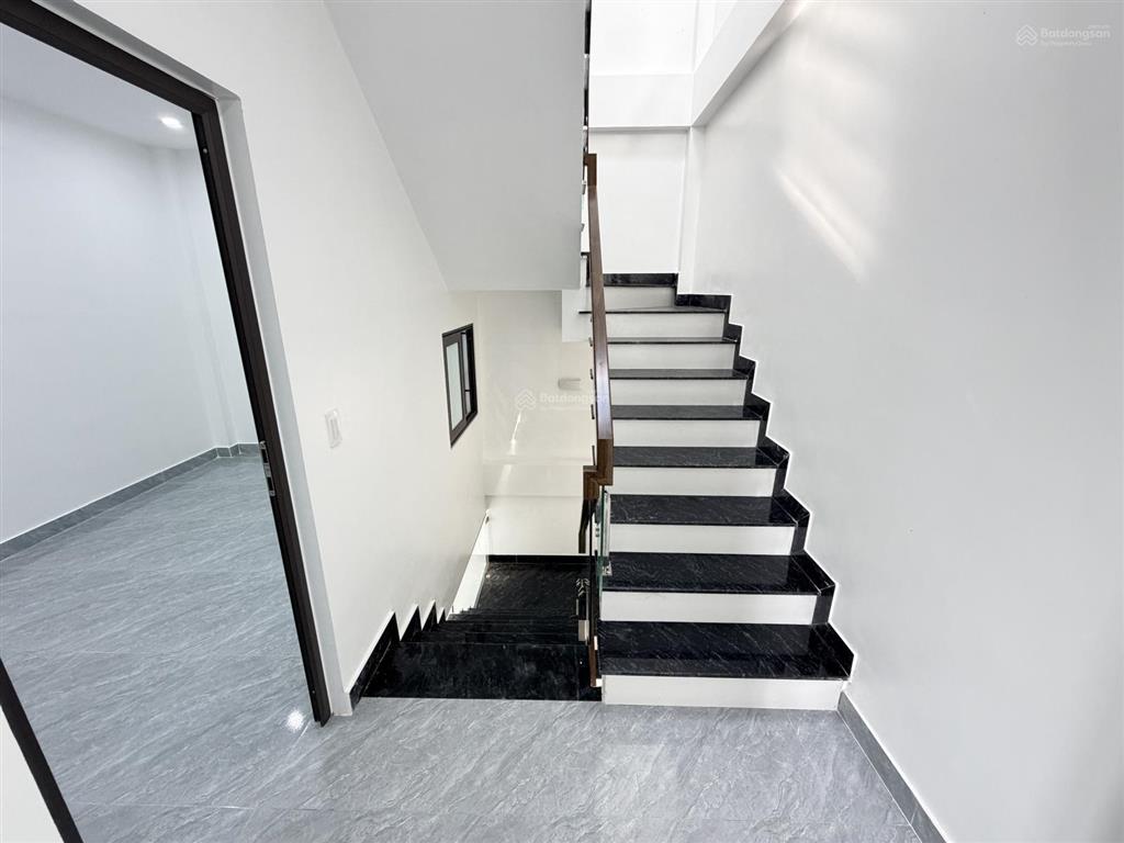 Mr. tuấn nhà 3 tầng độc lập tại xích thổ, hồng thái diện tích 50.4m2 giá chỉ 1,9 tỷ