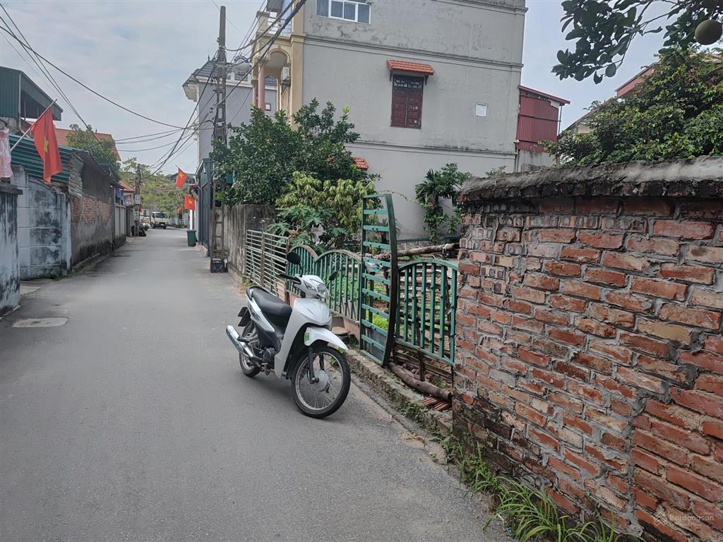 Bán 77m2 đông dư, bát tràng (gia lâm cũ) ô tô thông giá chỉ 95tr/m2