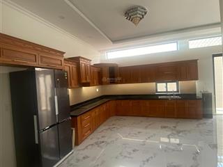 Bán biệt thự khu tên lửa, góc 2mt đường số 19, p. bình trị đông b, 10 x 20m, 3.5 tấm, giá 43 tỷ.