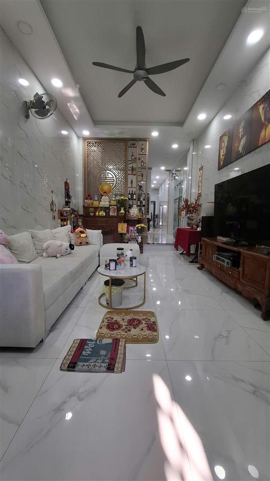 Bán nhà gần nguyễn ảnh thủ 137m2 4x35 hẻm 4m thông tặng full nội thất xịn shr vuông giá rẻ chỉ 5 tỷ