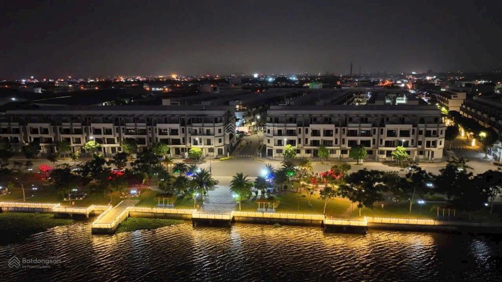 Chỉ 2,6 tỷ (full giá) sở hữu căn nhà phố 1 trệt 3 lầu, ở kđt the pearl trung tâm bến lức