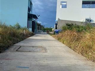 Cần bán gấp lô đất thổ cư ở tt tân túc bình chánh, 60m2. giá 2,1tỷ, cách quốc lộ 1a 200m