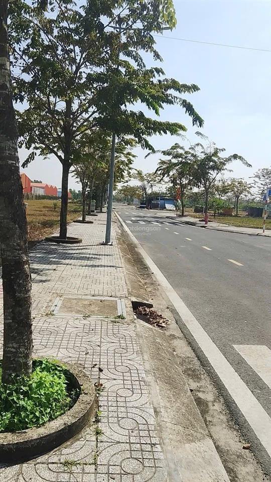 Chủ ngộp cần bán gấp nền 5x18m = 90m2 sổ hồng riêng, giá 1tỷ350 thuộc gđ 1 của dự án dragon pearl