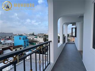 Trống phòng studio ban công rộng full nội thất ngay công viên làng hoa