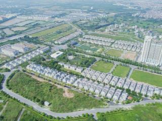 Cần bán 3 lô biệt thự dt 132m2, đối diện trường đoàn thị điểm, hướng đông nam, giá tốt nhất khu