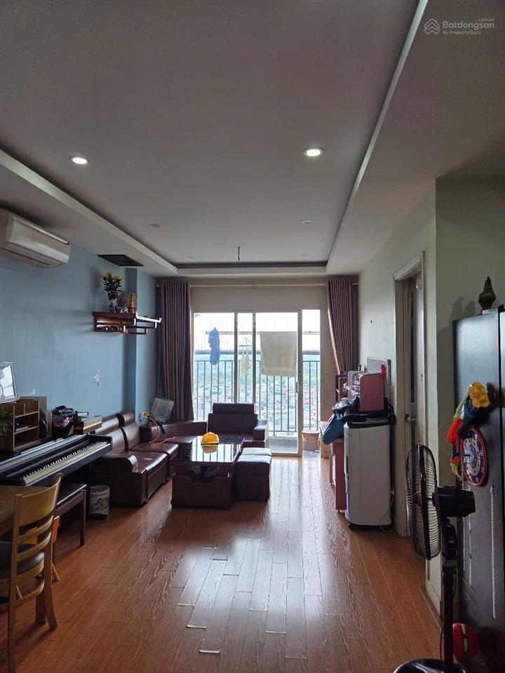 Cần bán gấp căn hộ chung cư ecohome phúc lợi long biên. diện tích 69m2, giá 3.8 tỷ có thương lượng.