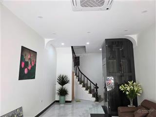 Bán nhà 5 tầng 45m2 mặt phố trường chinh. mặt tiền 4.83m, lô góc thoáng 3 mặt thoáng.